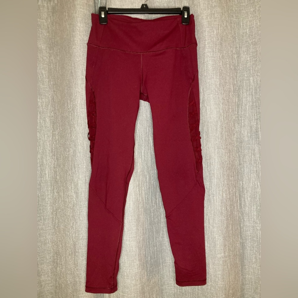 Victoria’s Secret Medium Red Leggings Yoga Pants in great condition